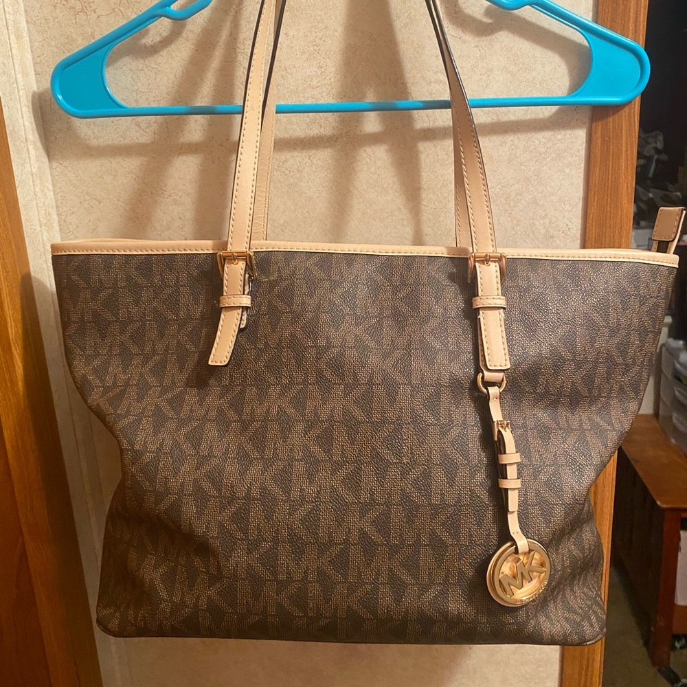 Micheal Kors Purse
